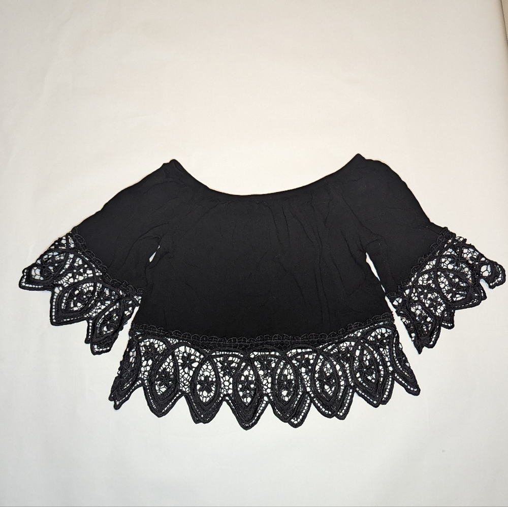 Ambiance Black Crop Top W/Lace Detail Size M